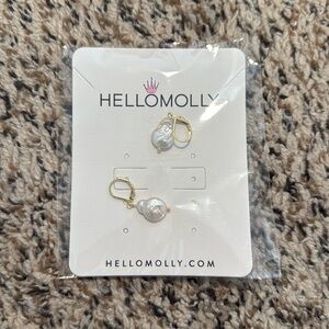 WHISPER OF THE HEART EARRINGS GOLD AND WHITE